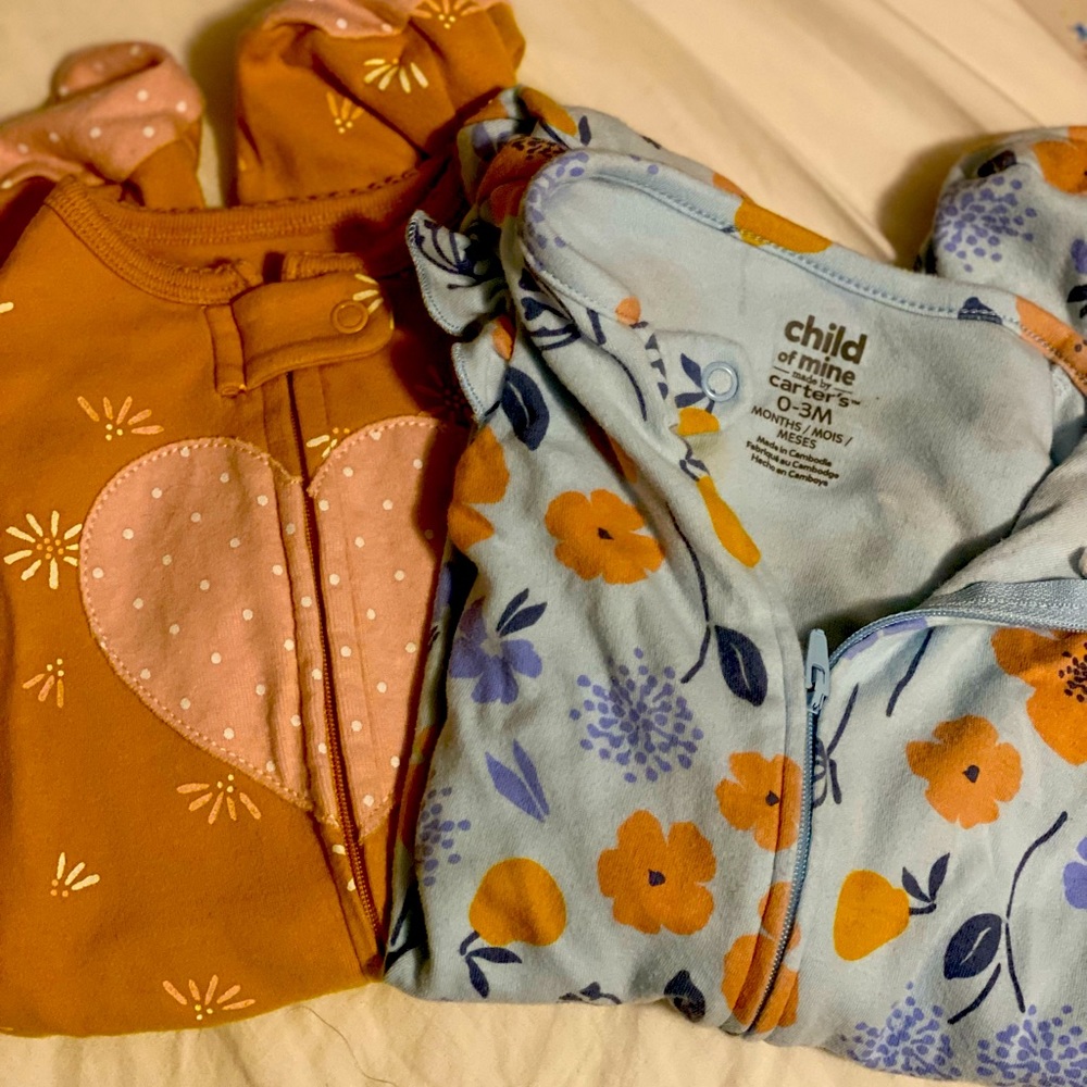 Lot of baby and maternity clothes for Abby